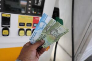 Gobierno anuncia fuerte alza en combustibles: Bencina de 93 octanos subirá en $370 y el diésel en $580
